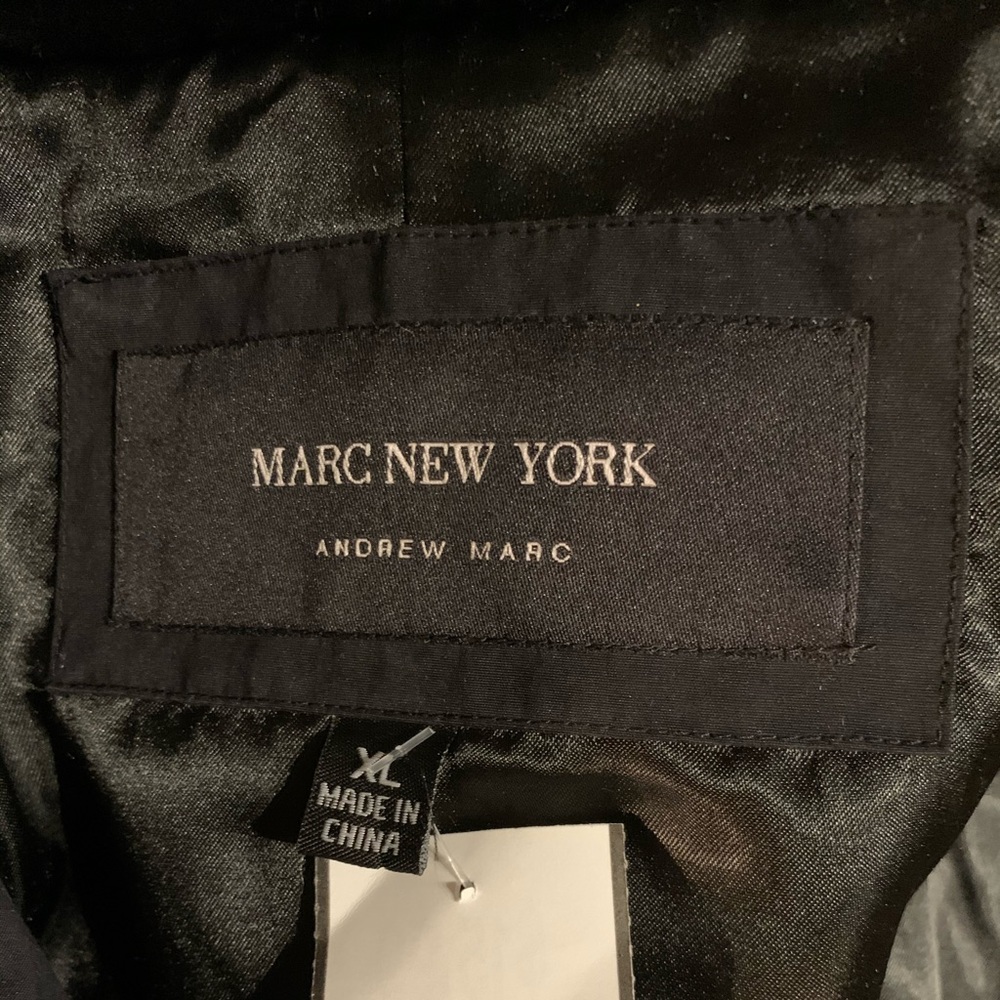 Andrew Marc NY quilted coat w fuzzy collar - Picture 3 of 4